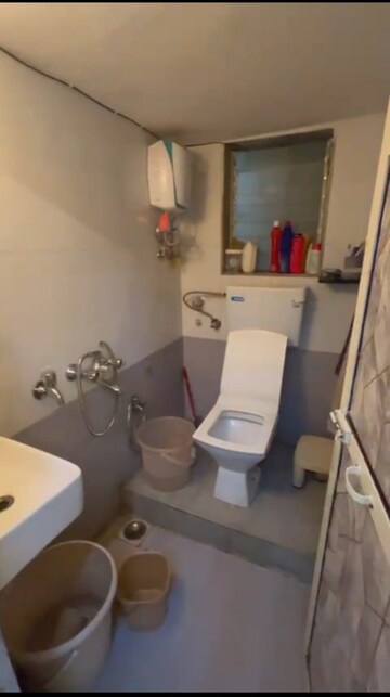 Team Area in 1 BHK Builder Floor at Vasundhara Sector 1 – for Rent