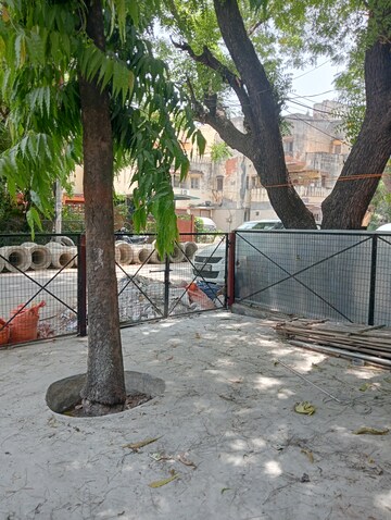 1.5 BHK Apartment – Exterior View View at Arun Vihar Sector 37, Sector 37 - for Rent