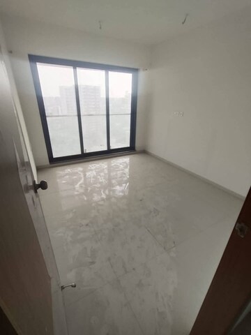 Room in 2 BHK Apartment at Jyoti Tower Andheri West, Andheri West – for Rent
