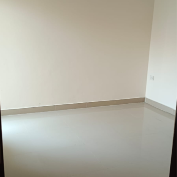 Room in 3.5 BHK Apartment at Amrapali Centurian Park Phase II, Tech Zone 4 Greater Noida – for Sale