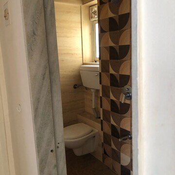 Bathroom in 1 BHK Apartment at Riddhi Garden, Riddhi Gardens – for Rent