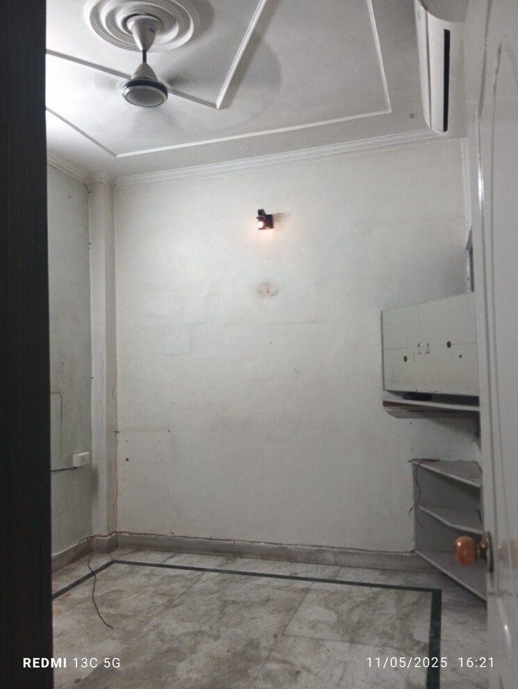 Bathroom, rohini sector 25 2 Bedroom 600 Sq.Ft. Builder Floor In Rohini Sector 25 Delhi 8668953