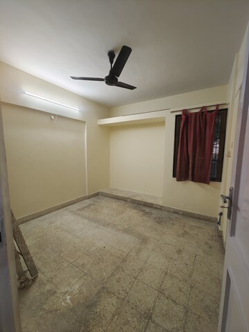 Room in 1 BHK Apartment at Amaltas CHS Vasant Vihar, Vasant Vihar – for Rent