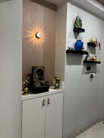 Furnished Amenities in 3 BHK Apartment at Lucent Fressia Ranibello, Malad East – for Rent