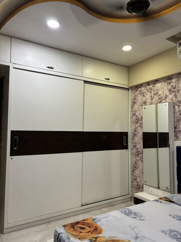 Room in 3 BHK Apartment at Lucent Fressia Ranibello, Malad East – for Rent