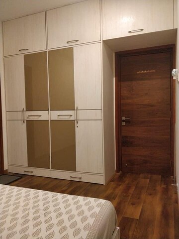 Room in 3 BHK Apartment at Romell Aether, Goregaon East – for Rent