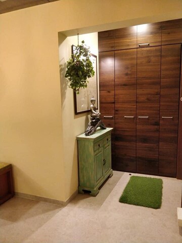 Room in 3 BHK Apartment at Romell Aether, Goregaon East – for Rent