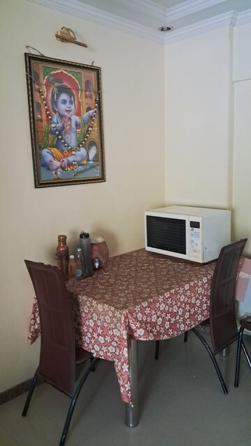 Room in 1 BHK Apartment at Vastu Residency, Borivali East – for Rent