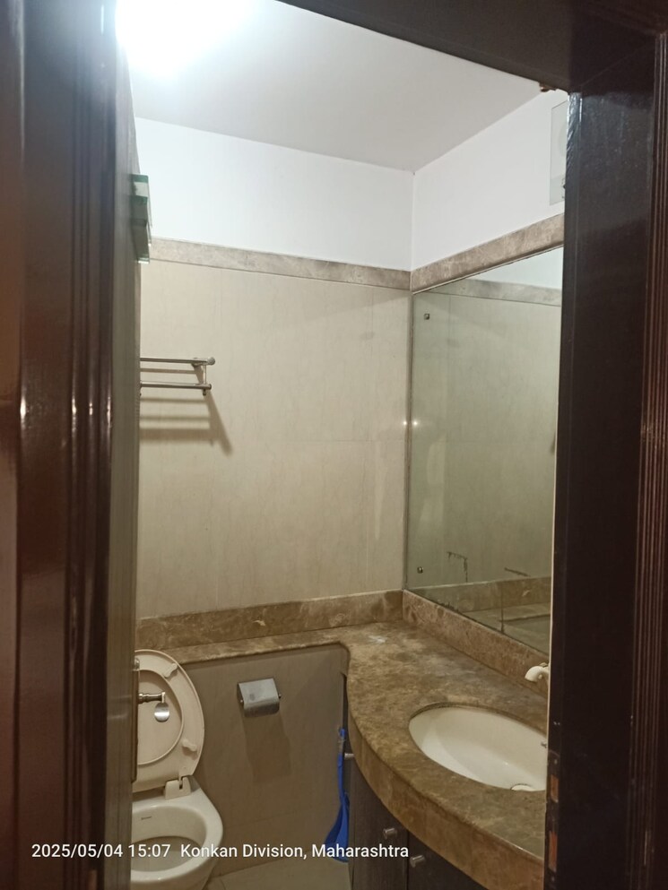 Bathroom, raheja-sherwood 3 Bedroom 1405 Sq.Ft. Apartment In Goregaon East Mumbai 8668995