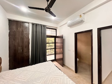 Bedroom in 1 BHK Builder Floor at Sector 39 – for Rent