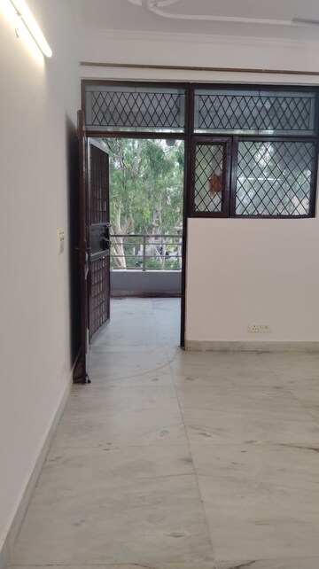 Room in 2 BHK Builder Floor at Malviya Nagar – for Rent