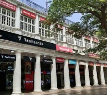  Shop For Rent in Connaught Place
