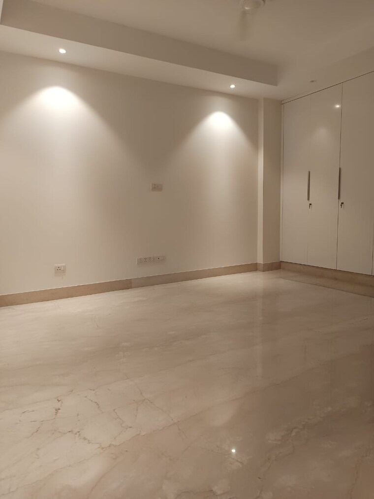 Room, greater kailash i 4 Bedroom 2700 Sq.Ft. Builder Floor In Greater Kailash I Delhi 8669093