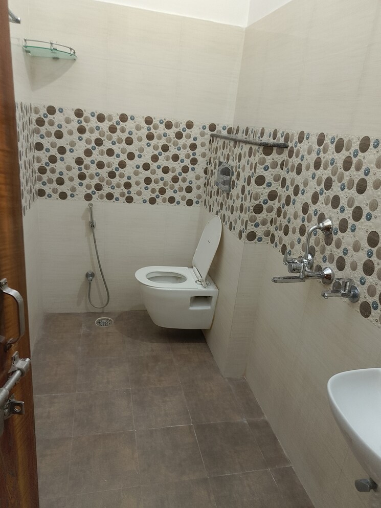Bathroom, gomti nagar 2 Bedroom 1250 Sq.Ft. Independent House In Gomti Nagar Lucknow 8669135