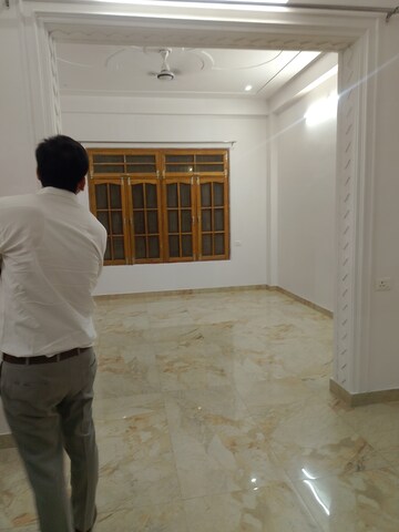 Room in 2 BHK Independent House at Gomti Nagar – for Rent