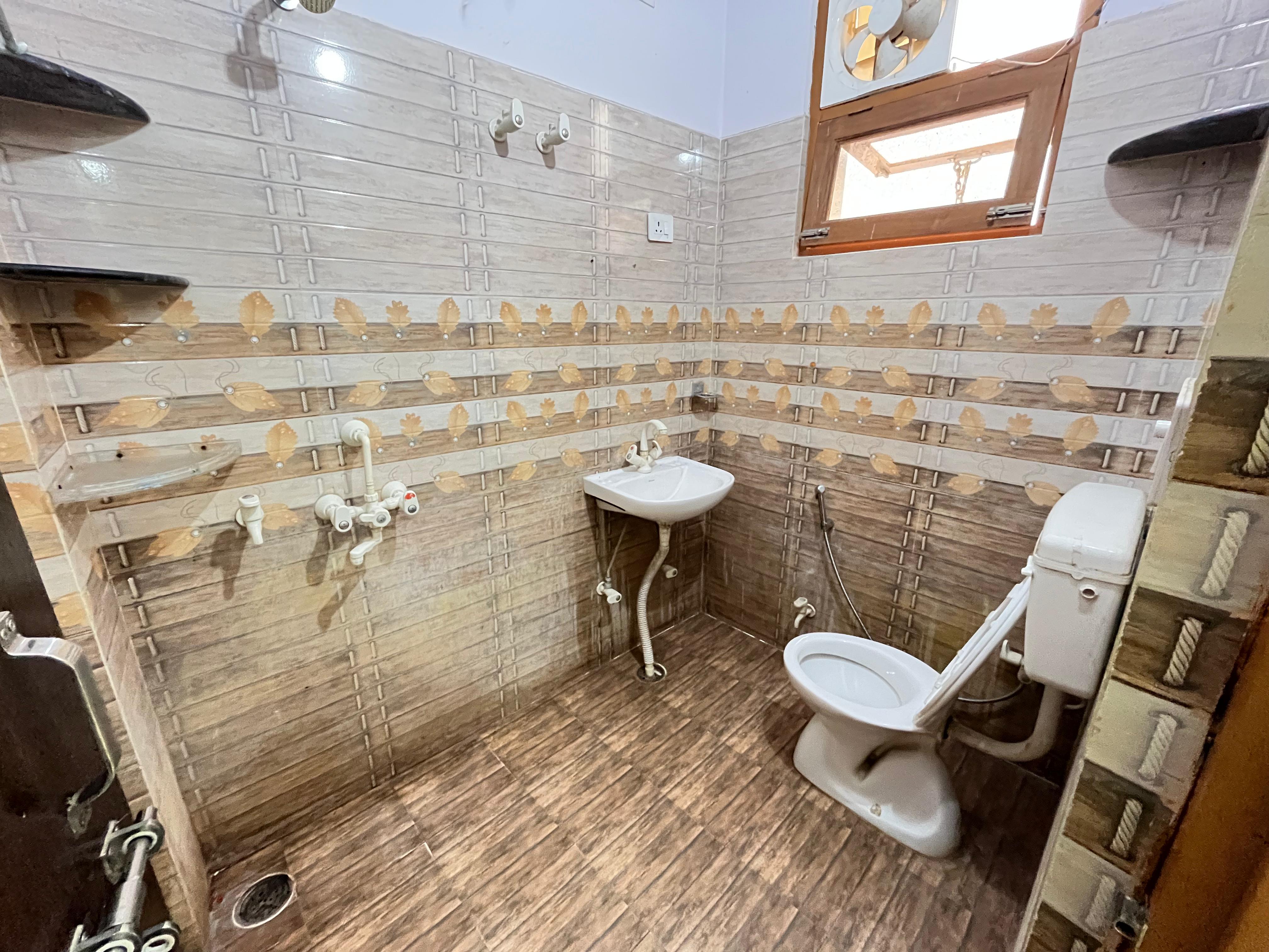 2 BHK Independent House For Rent in Gomti Nagar Extension Sec