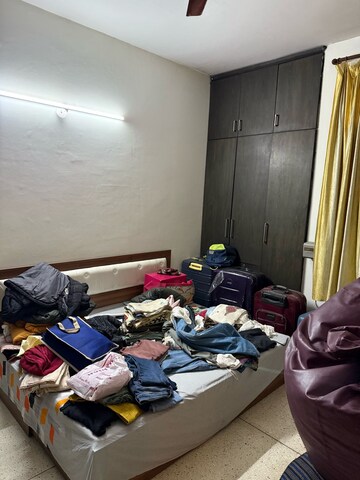 Master Bedroom in 3 BHK Builder Floor at Unitech South City II, Sector 50 – for Rent