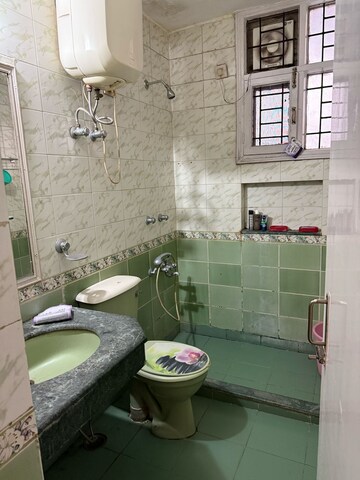 Bathroom in 3 BHK Builder Floor at Unitech South City II, Sector 50 – for Rent
