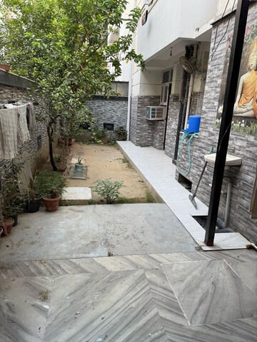 Balcony in 3 BHK Builder Floor at Unitech South City II, Sector 50 – for Rent