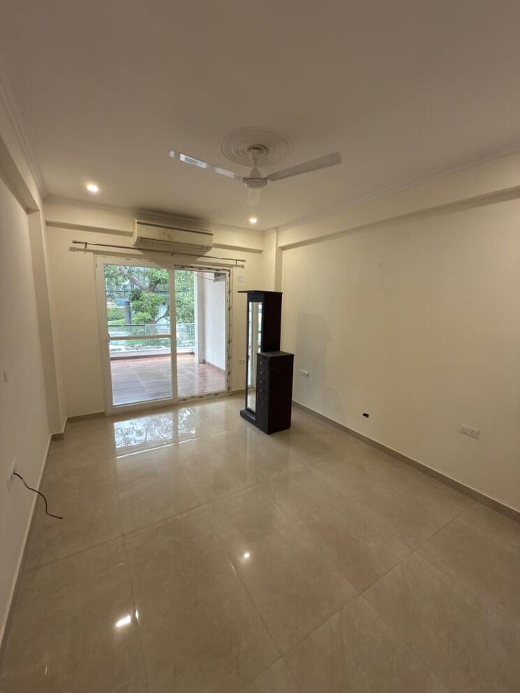 Room, unitech-south-city-ii 3 Bedroom 1850 Sq.Ft. Builder Floor In Sector 50 Gurgaon 8669162