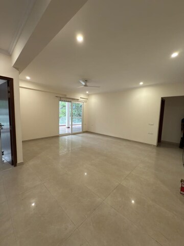 Room in 3 BHK Builder Floor at Unitech South City II, Sector 50 – for Rent