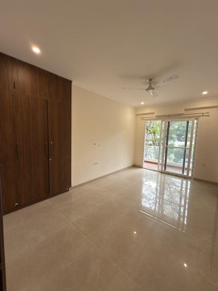 Room, unitech-south-city-ii 3 Bedroom 1850 Sq.Ft. Builder Floor In Sector 50 Gurgaon 8669162
