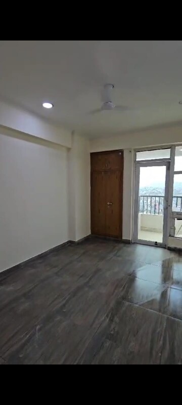 2 BHK Apartment For Rent in Gaur City 2 - 16th Avenue, Sector 16c Greater Noida