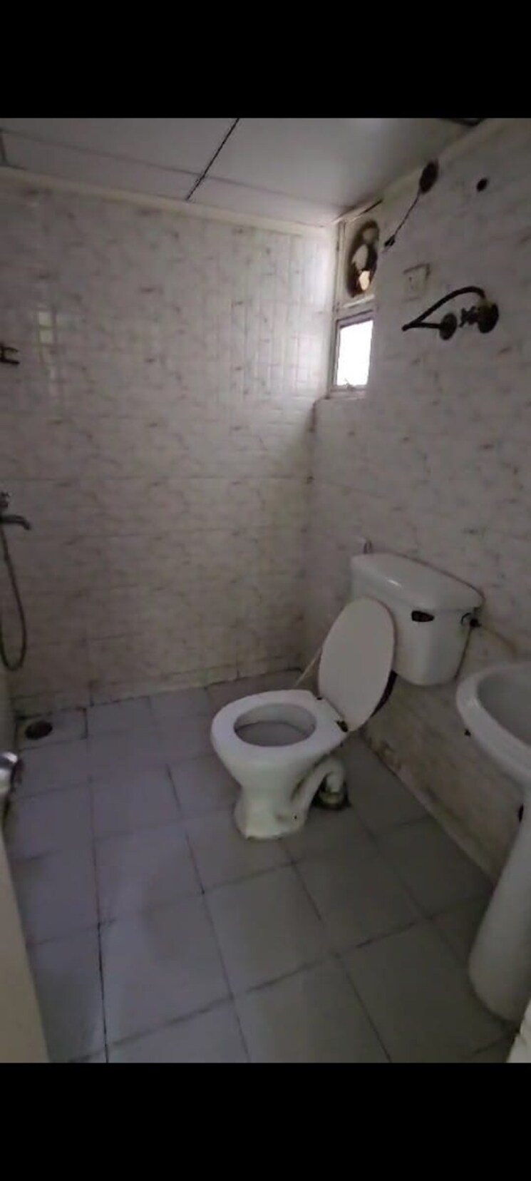 Bathroom, gaur-city-2-16th-avenue 2 Bedroom 1090 Sq.Ft. Apartment In Sector 16c Greater Noida Greater Noida 8669168