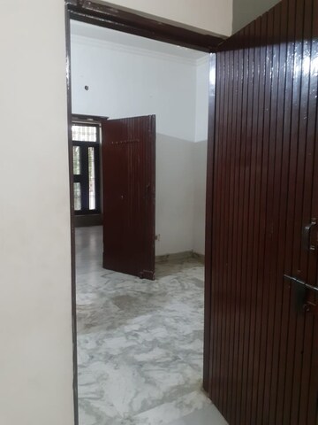 2 BHK Builder Floor For Rent in Sector 31