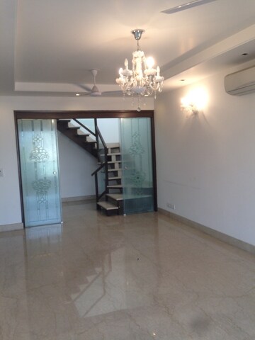 3 BHK Builder Floor For Rent in Defence Colony