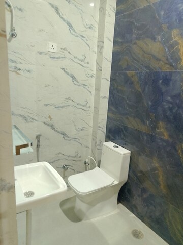 Bathroom in 2 BHK Independent House at Gomti Nagar – for Rent