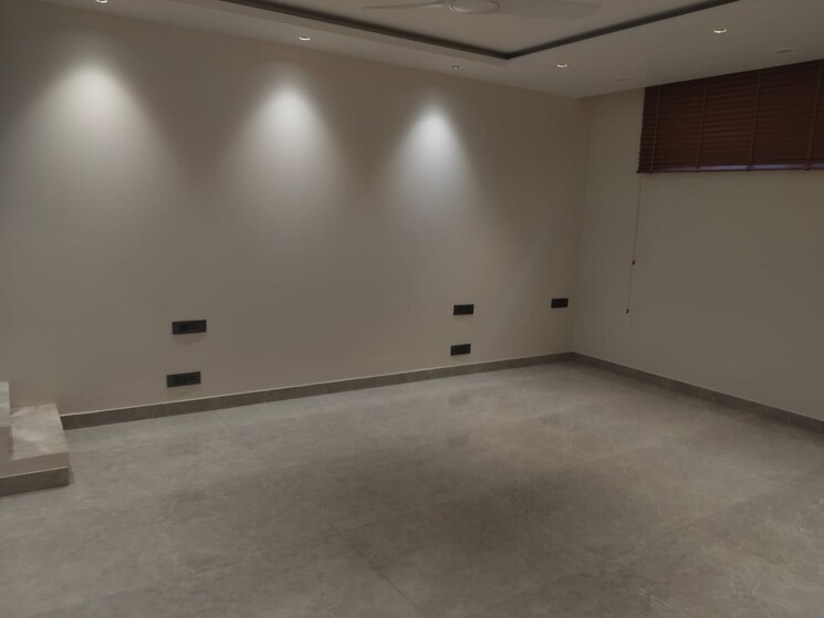 Room, greater kailash ii 3 Bedroom 2000 Sq.Ft. Apartment In Greater Kailash ii Delhi 8669208