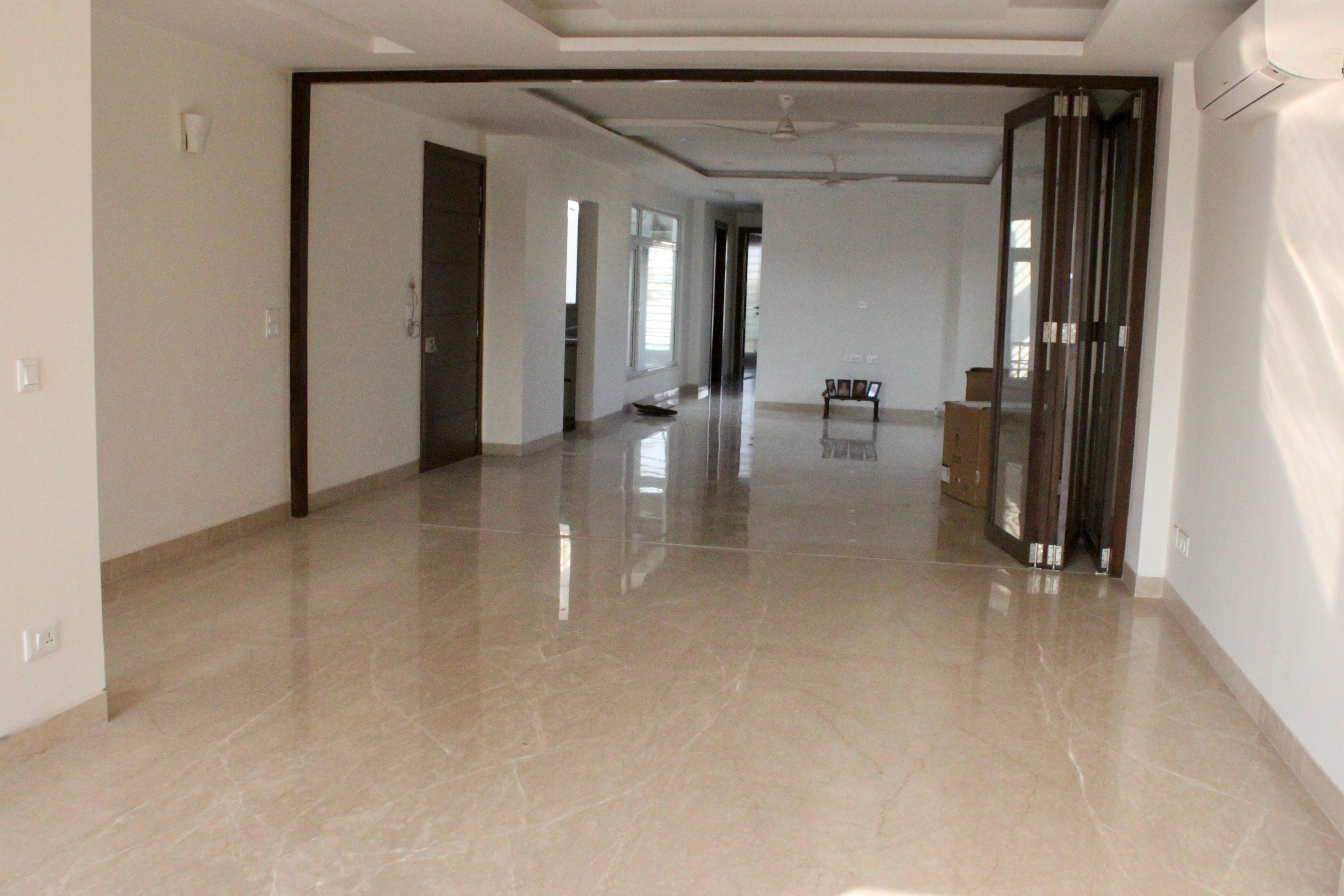 3 BHK + Pooja Room,Servant Room Builder Floor For Rent in Greater Kailash 