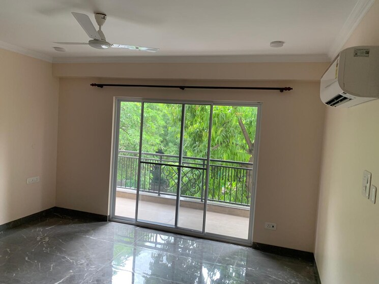 Room, greater kailash ii 4 Bedroom 300 Sq.Yd. Builder Floor In Greater Kailash ii Delhi 8669225