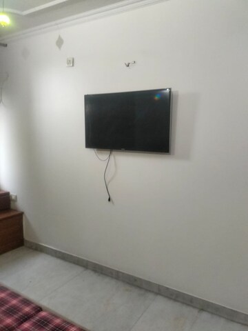 Furnished Amenities in 2 BHK Builder Floor at Gulmohar Park – for Rent