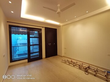 Room in 3 BHK Builder Floor at Greater Kailash I – for Rent