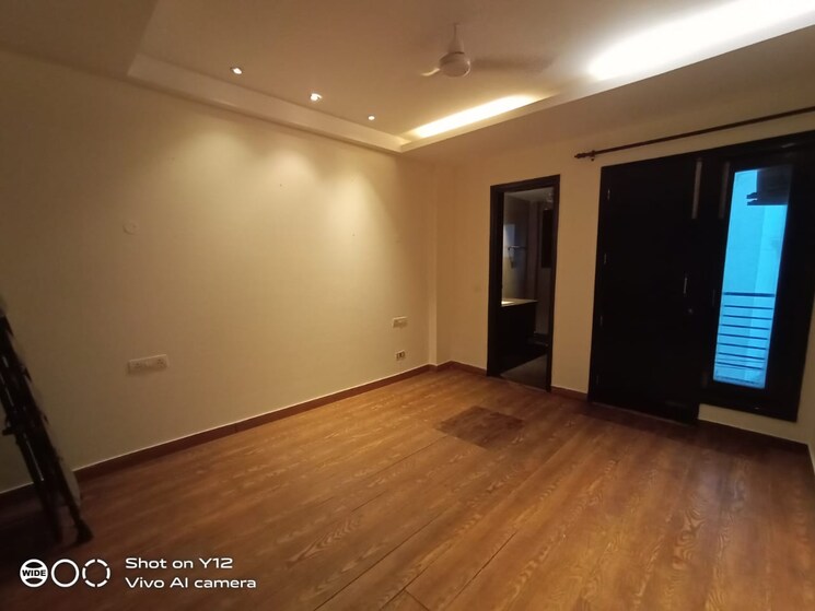 Room, greater kailash i 3 Bedroom 208 Sq.Yd. Builder Floor In Greater Kailash I Delhi 8669253