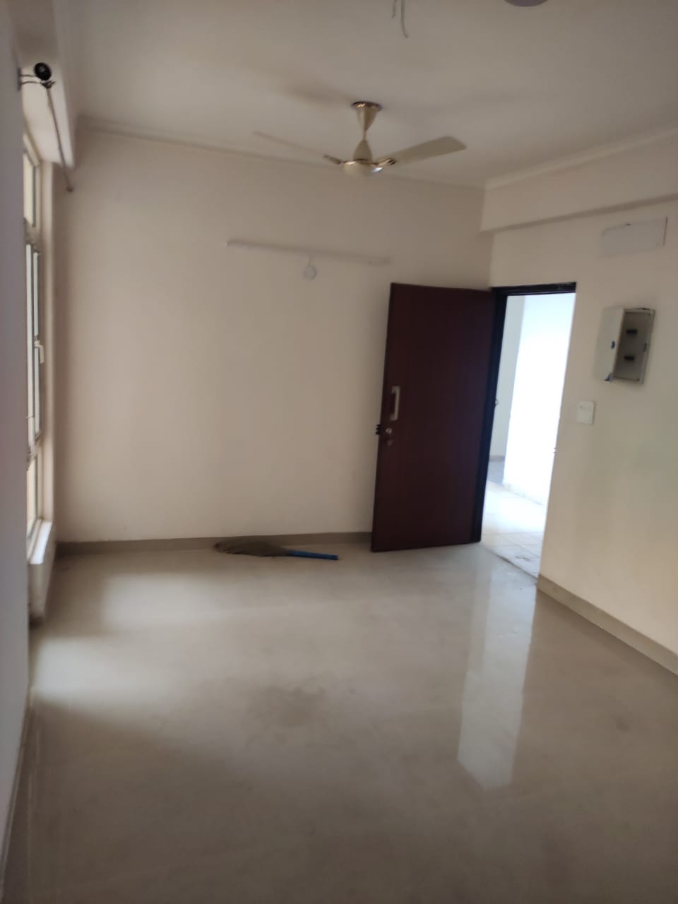 3 BHK + Extra Room Apartment For Rent in Supertech Ecovillage I