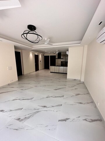Room in 3 BHK Builder Floor at Sarvapriya Vihar – for Rent