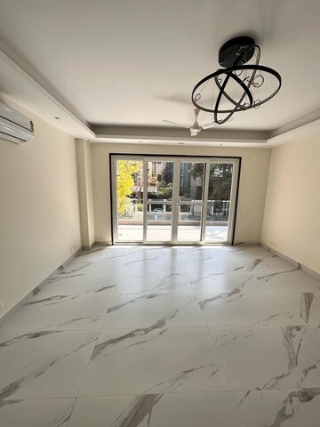 Bedroom in 3 BHK Builder Floor at Sarvapriya Vihar – for Rent