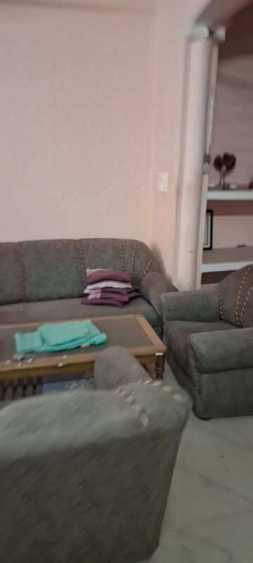 Living Room in 1.5 BHK Independent House at Gomti Nagar – for Rent