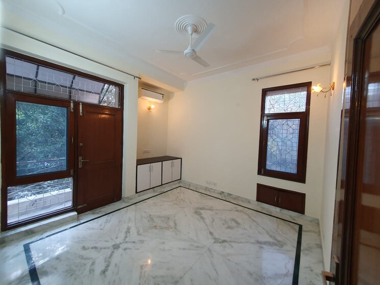 Bedroom, sarvodaya enclave 4 Bedroom 500 Sq.Yd. Builder Floor In Sarvodaya Enclave Delhi 8669298