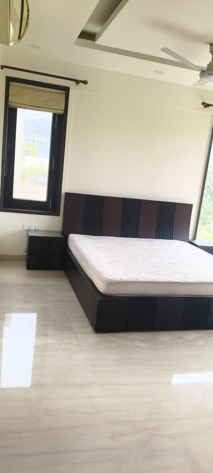 Bedroom, defence colony 3 Bedroom 325 Sq.Yd. Builder Floor In Defence Colony Delhi 8669317