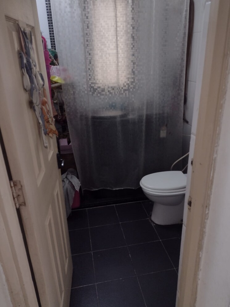 Bathroom, omicron i greater noida 1 Bedroom 350 Sq.Ft. Builder Floor In Omicron I Greater Noida Greater Noida 8669331