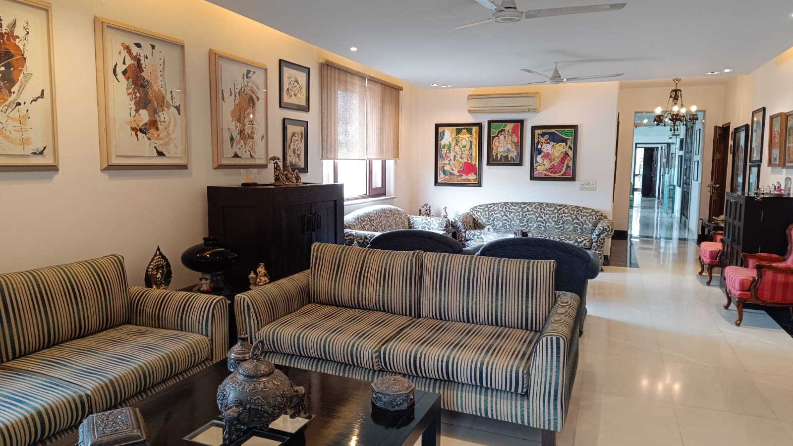 4 BHK + Pooja Room,Servant Room,Study Room,Extra Room Builder Floor For Sale in Kailash Colony 