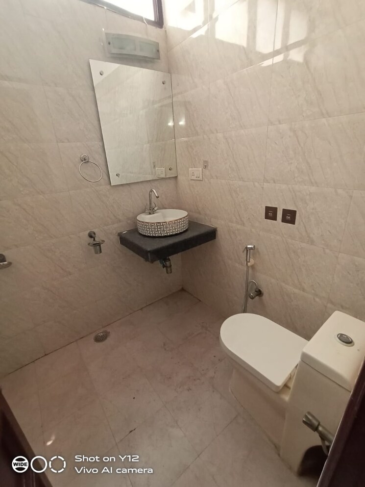 Bathroom, greater kailash i 3 Bedroom 208 Sq.Yd. Builder Floor In Greater Kailash I Delhi 8669361