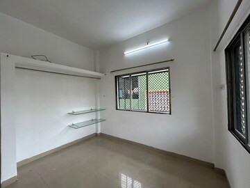 Room in 2 BHK Apartment at Narendra Nagar – for Rent