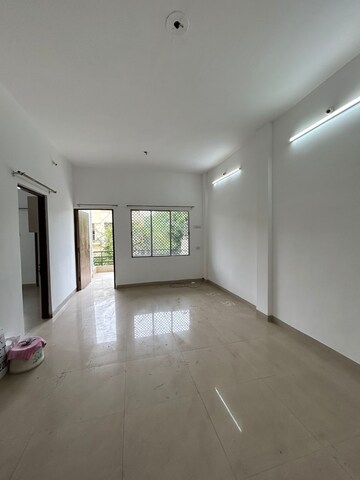 Room in 2 BHK Apartment at Narendra Nagar – for Rent