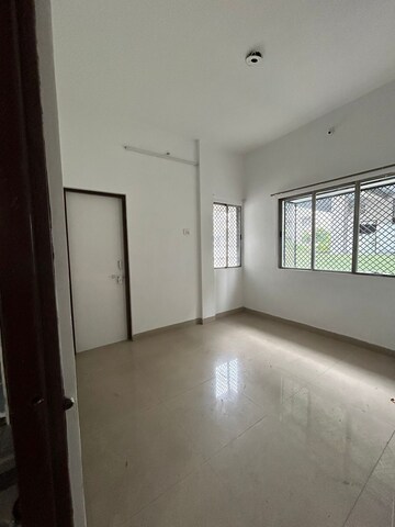 Room in 2 BHK Apartment at Narendra Nagar – for Rent