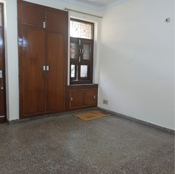 Room in 3 BHK Builder Floor at Saket – for Rent